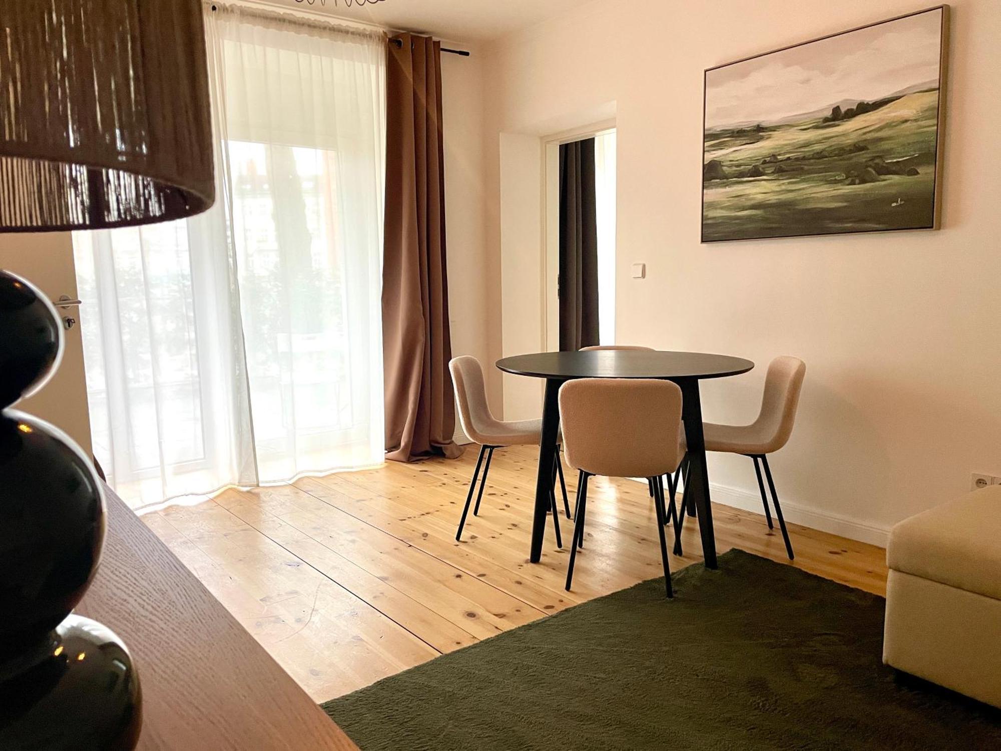 Dene Living * Berlino
